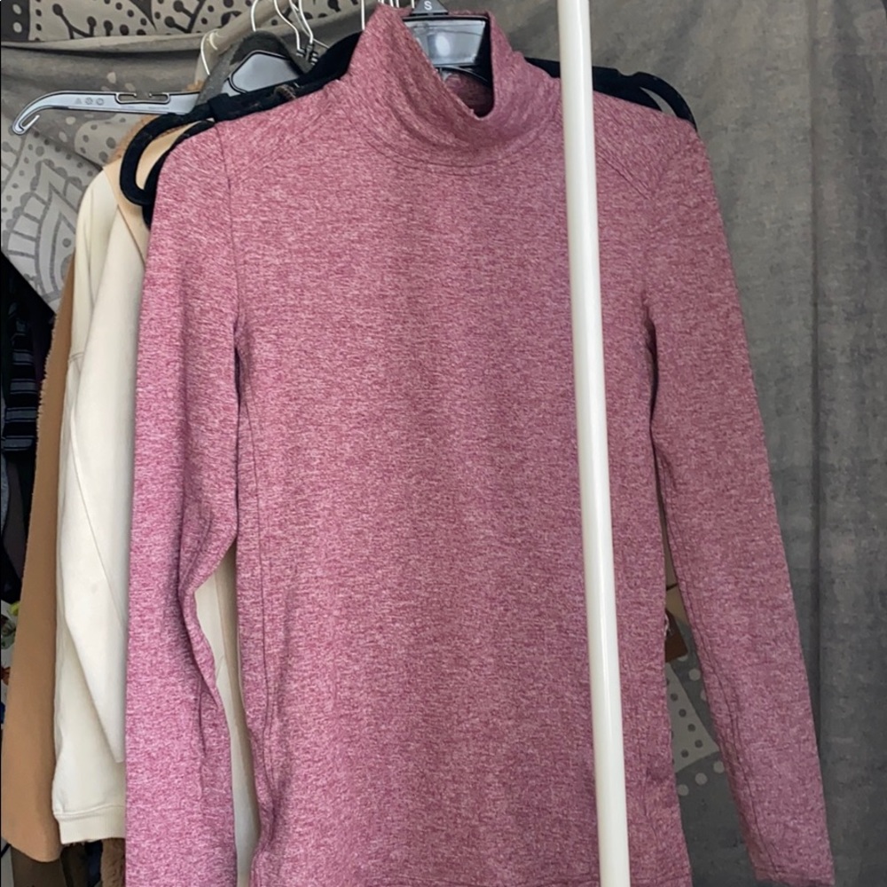 LULULEMON LONG SLEEVE (2) - Picture 1 of 3